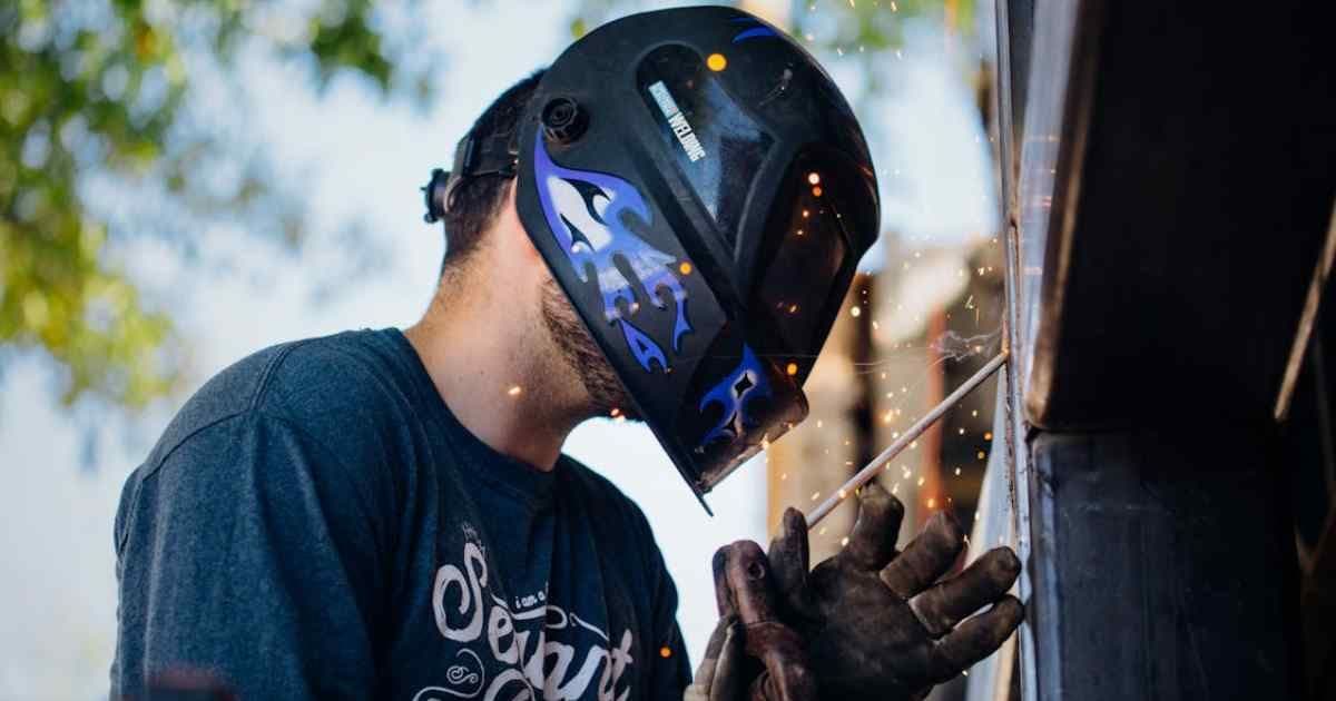 How to Write a Welder Resume (With Skills in 2026 Resume template)