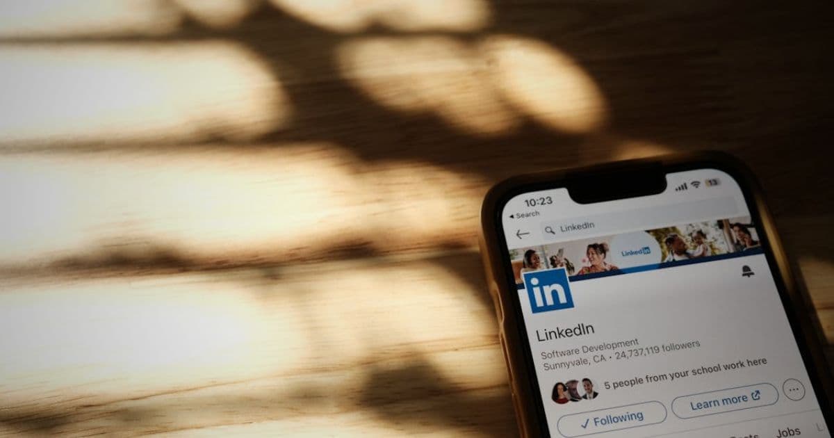 how-to-use-resume-to-build-linkedin-profile