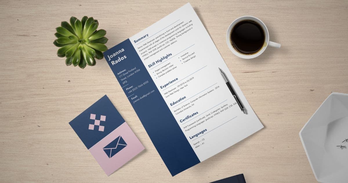 printed-resume-to-be-handed-out-in-a-job-applicaiton